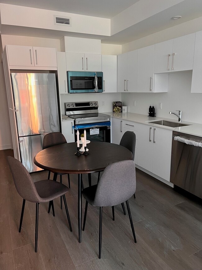 Building Photo - King Street Appartements