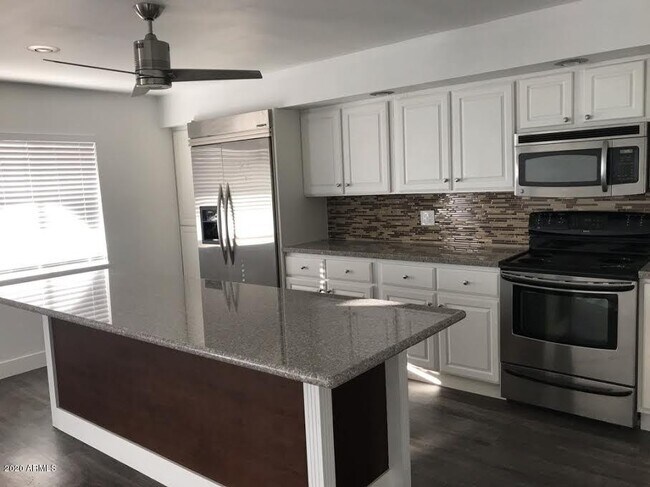 Building Photo - 1500 W Rio Salado Pkwy