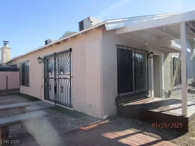 Foto del edificio - 4770 Via Renaldo