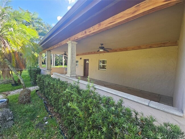 Building Photo - 15101 SW 27th St