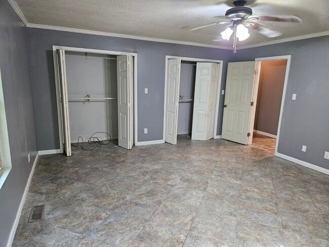 Photo - *Knoxville 37917 - FIVE bedroom, 2 bath newly remodeled home - Call Brad Croisdale (865) 805-9964
