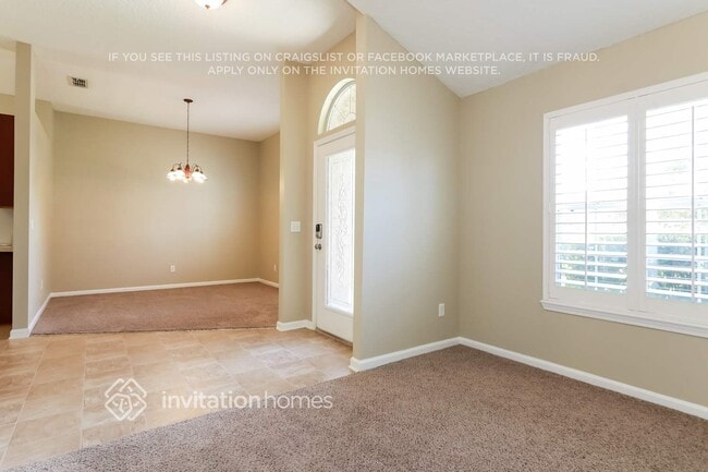 Building Photo - 2513 Royal Pointe Dr
