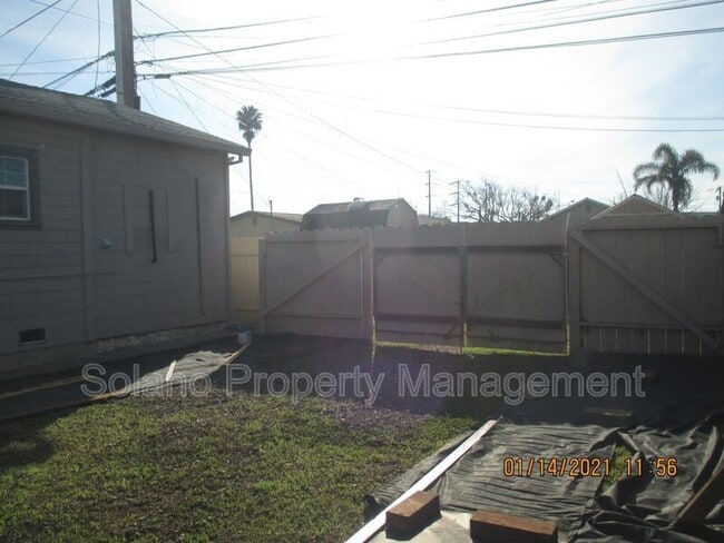 Foto del edificio - 721 Broadway St