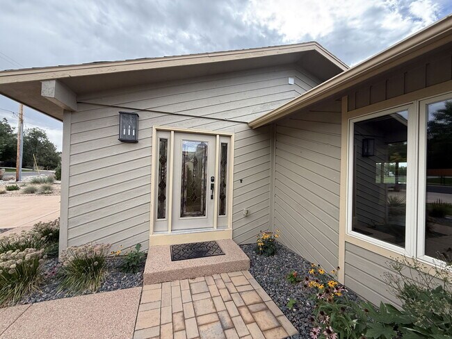 Foto del edificio - 1713 Richards Lake Rd