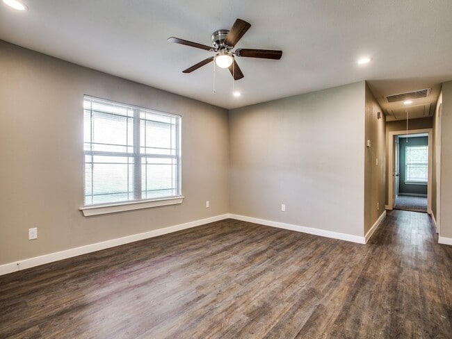 Building Photo - 8106 Tanner Ave