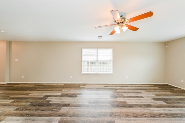 Building Photo - 4435 Sprangletop Ave