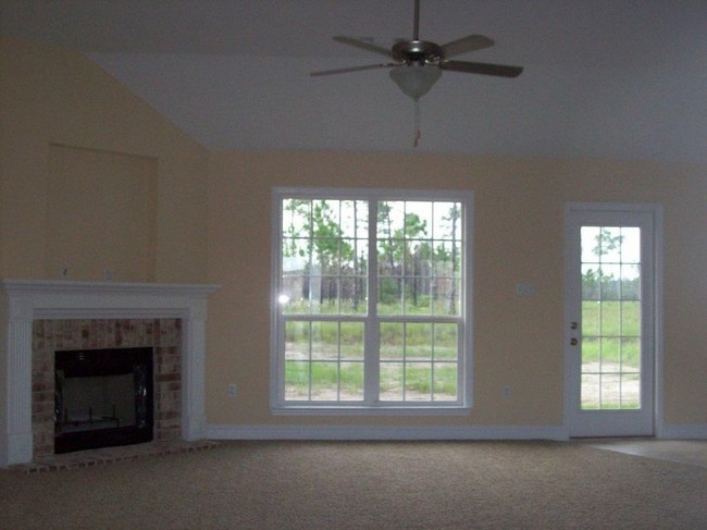 Building Photo - 3111 Village Cir
