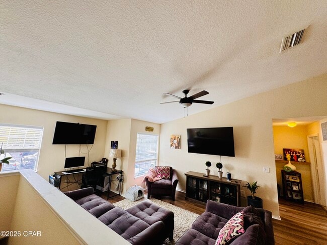 Foto del edificio - 1109 Lighthouse Rd