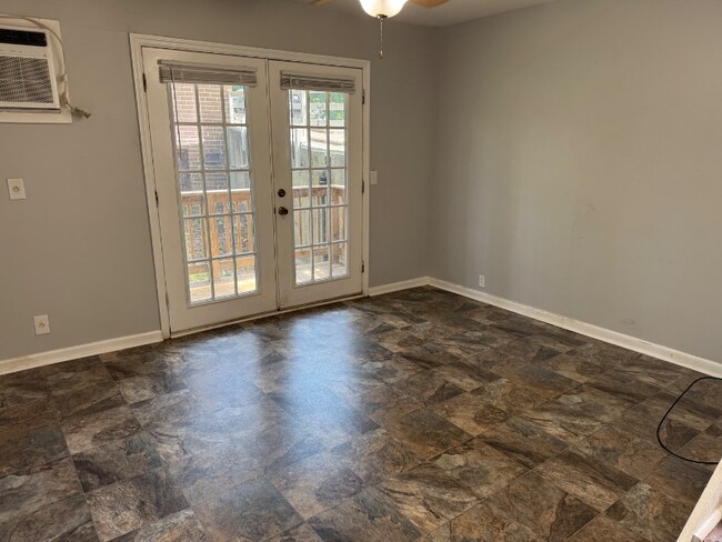 Foto del edificio - 137 Hendricks Blvd