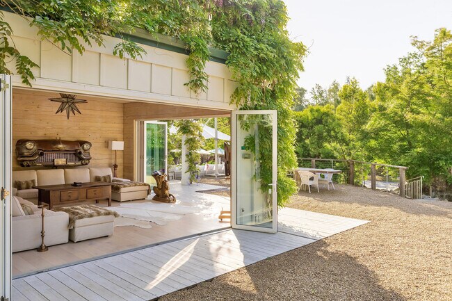 Foto del edificio - 822 Adobe Canyon Rd