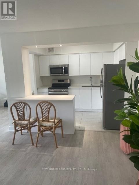 Building Photo - 33 Erskine Ave