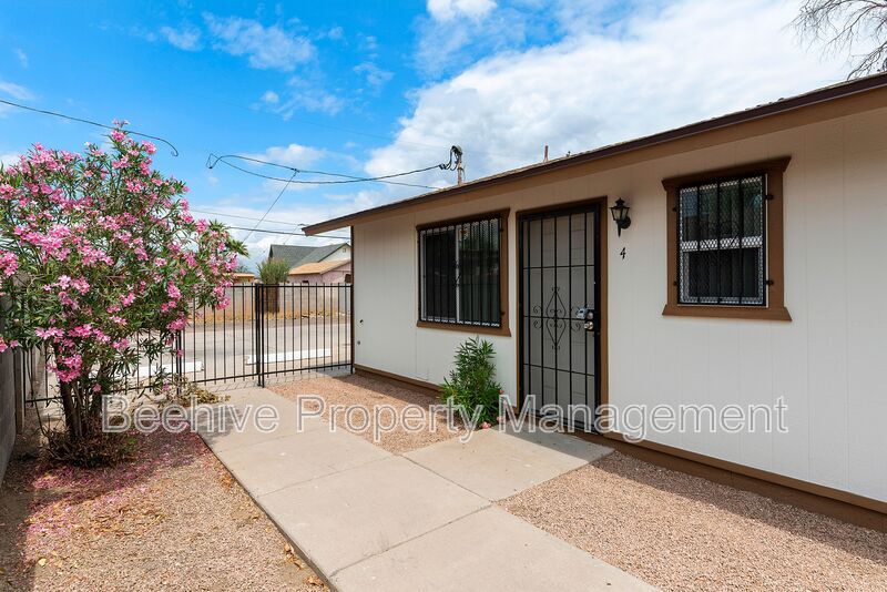 Foto del edificio - 1324 E Taylor St