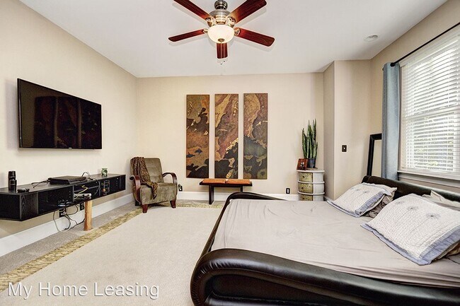 Building Photo - 4 br, 3.5 bath House - 2791 Beechwood Road