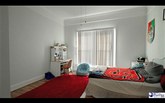 Building Photo - 307 W College Ave