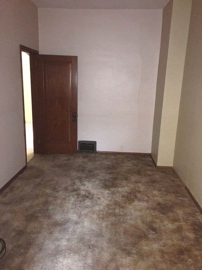 Foto del edificio - 217 2nd St NE