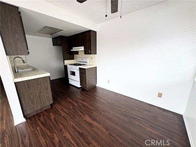 Foto del edificio - 1236 W 8th St