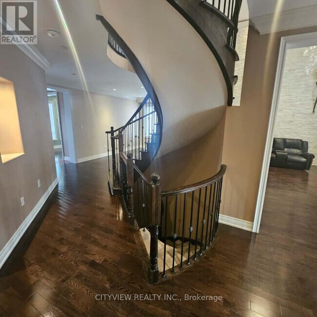 Photo du bâtiment - 12 Fort Williams Dr