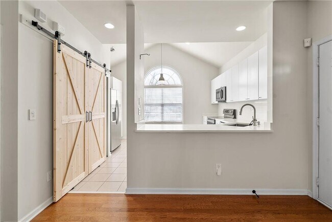 Foto del edificio - 2430 Clock Face Ct