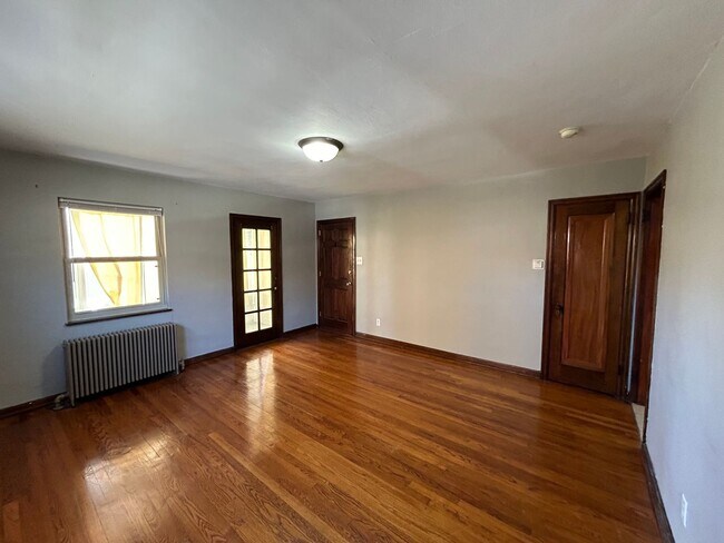 Foto del edificio - 2351 Ravine St