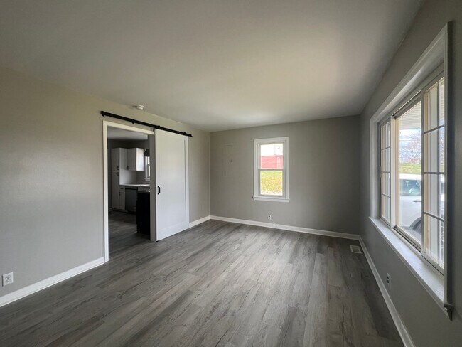 Foto del edificio - Newly renovated 3 bed and 1 bath house near ETSU and VA