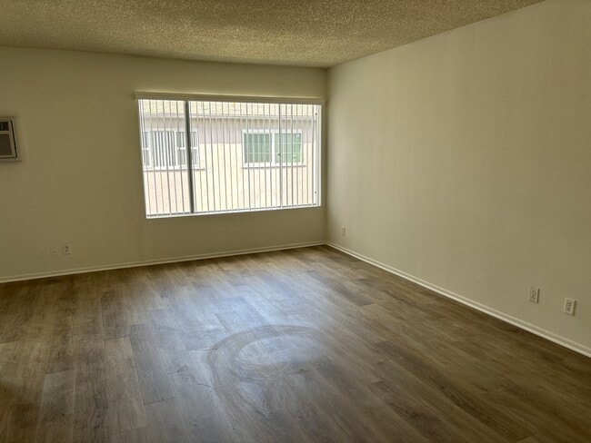 Building Photo - 10558 Eastborne Ave