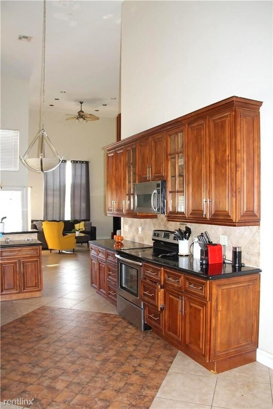 Foto principal - 4 br, 2.5 bath House - 897 NW 97th Ave