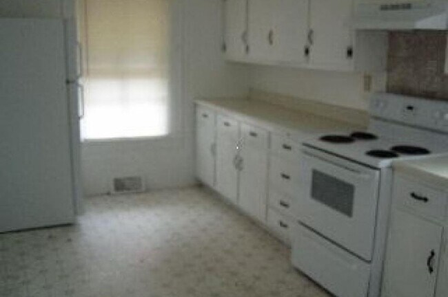 Foto del edificio - 2 Story House off Fort Avenue