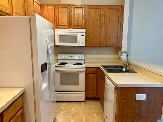 Building Photo - 2318 Ravenswood Ct