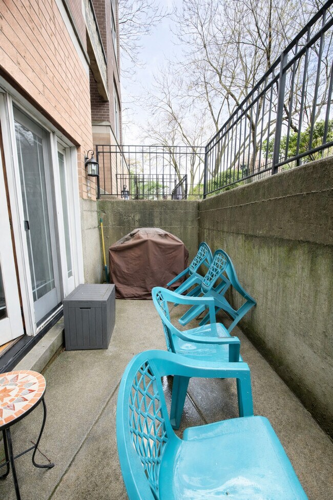 Foto del edificio - 4233 N Kenmore Ave