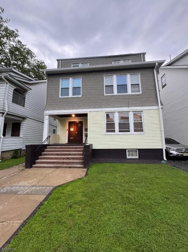 Primary Photo - 42 Sunnyside Terrace