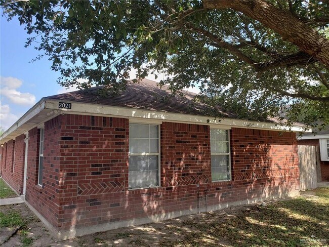 Foto del edificio - 2021 Villa Linda Ave