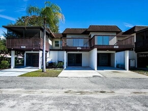 Building Photo - 3225 Ramblewood Dr N