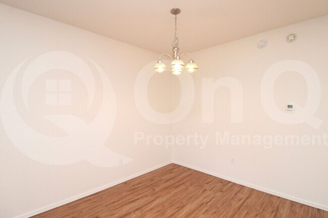 Foto del edificio - 2402 E 5th St
