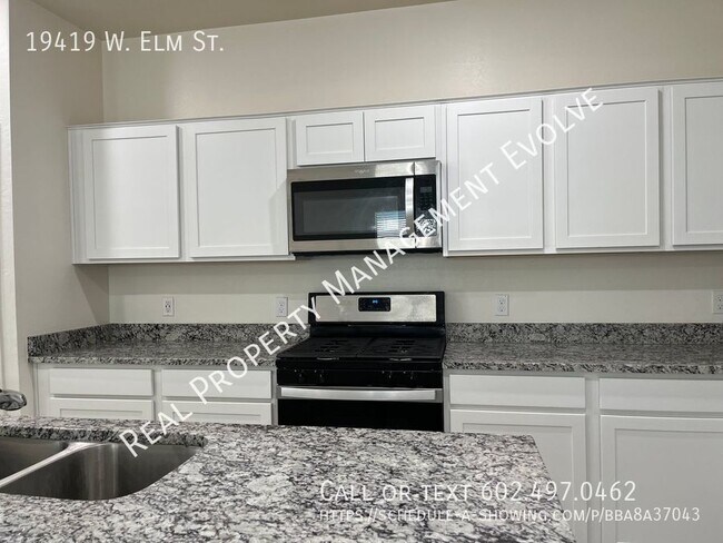 Building Photo - Beautiful Newer Home