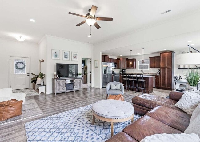 Building Photo - 3 bd, 2 ba house in S Columbia, just off Rt K, fenced, w/d, new shape