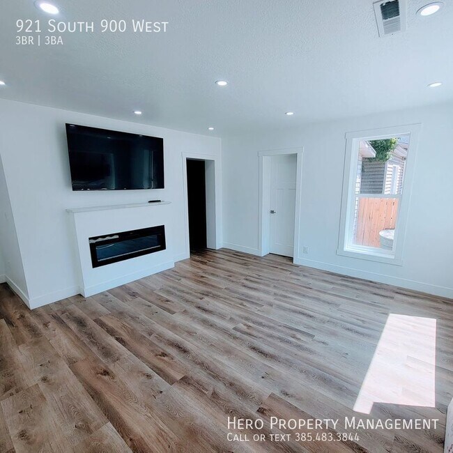 Building Photo - 921 S 900 W