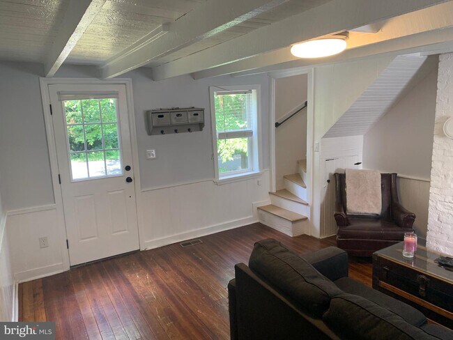 Building Photo - 41809 Stumptown Rd