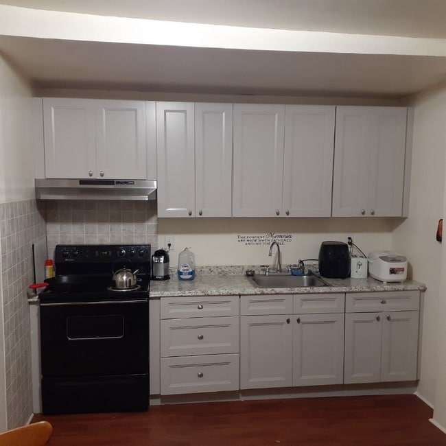 Building Photo - 42 Delsea Dr
