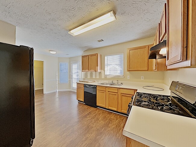Foto del edificio - 1215 Wilkes Crest Dr