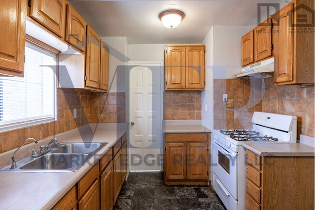 3Bed/1Bath Home at Mesa/Broadway! $1499 MO... - 3Bed/1Bath Home at Mesa/Broadway! $1499 MO...