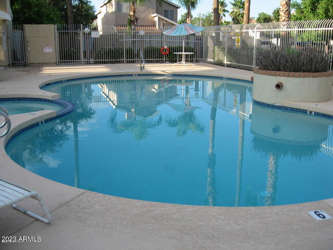 Building Photo - 1811 S 39th St