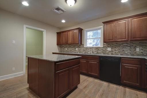 Foto del edificio - 921 E 37th St