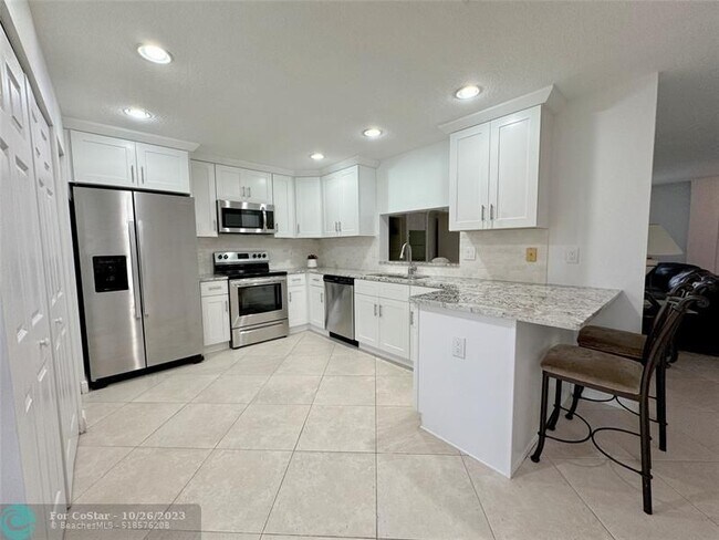 Foto del edificio - 3871 NW 121st Ave