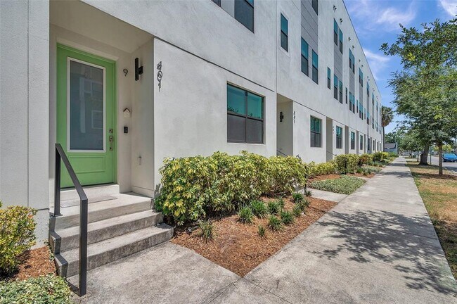 Building Photo - 401 N Oregon Ave