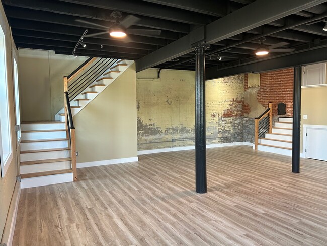 Building Photo - 60 Werner St
