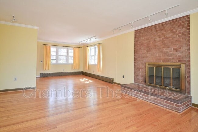 Building Photo - 3035 Hazelton St
