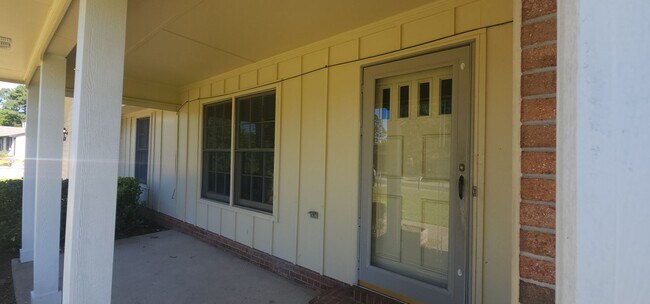 Building Photo - 6824 Mahogany ~ Cliffdale West