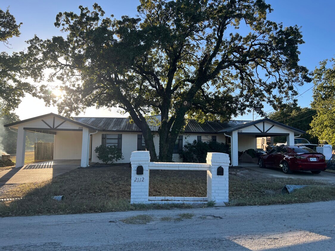 Foto principal - 2112 Tanglewood St