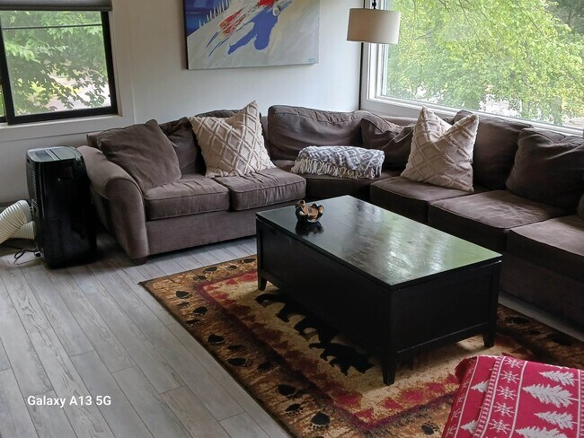 Foto del edificio - 114 Easterly Rd