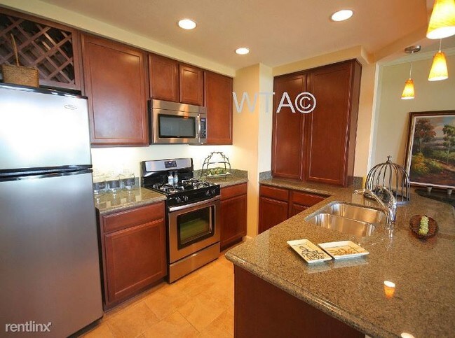 Building Photo - 2 br, 2 bath Apartment - 7501 US-290